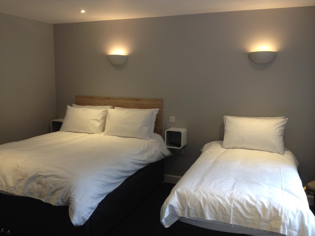 Woodland Waters Hotel Ancaster ภายนอก รูปภาพ